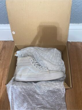 Vans True White Sk8-Hi Box Label